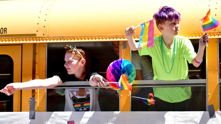 Первоклассникам показали символ: Извращенцы атаковали Калужскую область 14 ноября Первоклассникам показали символ: Извращенцы атаковали Калужскую область 14 ноября