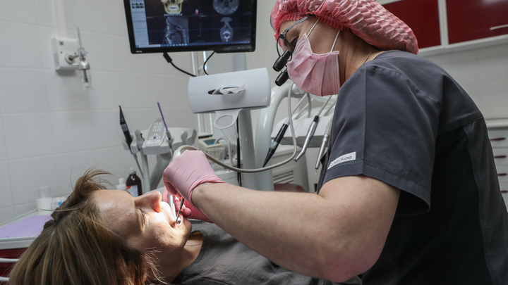 Простуды, аденоиды, проблемы ЖКТ: К чему приводят проблемы с зубами