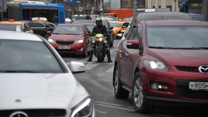 Почему на Шереметьевской улице Москвы уберут реверсивную полосу