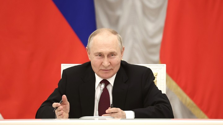 Владимир Путин объяснил закрытие телеканала RT на Западе: Боятся правды