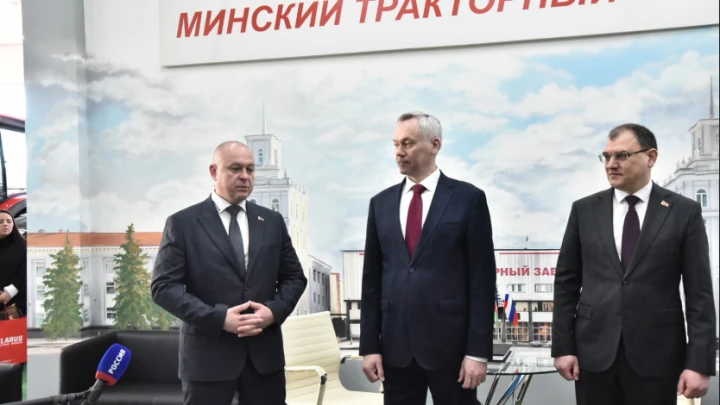 В Новосибирской области открыли мультибрендовый центр Белорусские машины