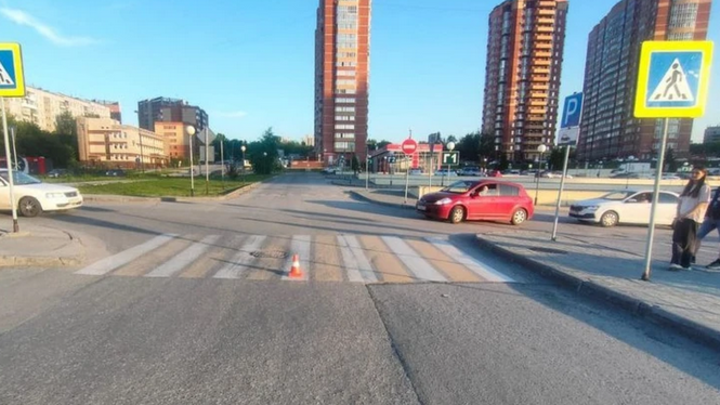 В Новосибирске ищут сбившего девушку и сбежавшего с места ДТП водителя