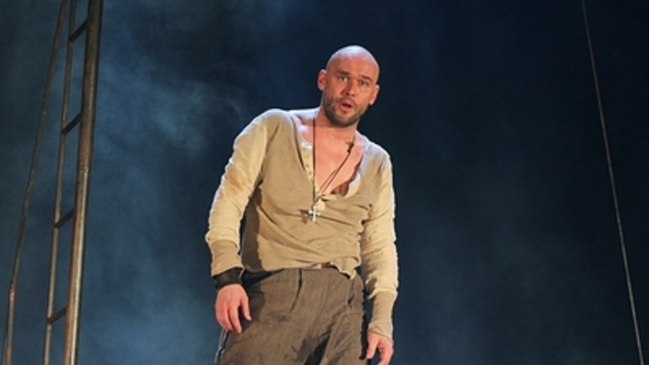 Актёр Аверин на вопрос о СВО заговорил о спасении души