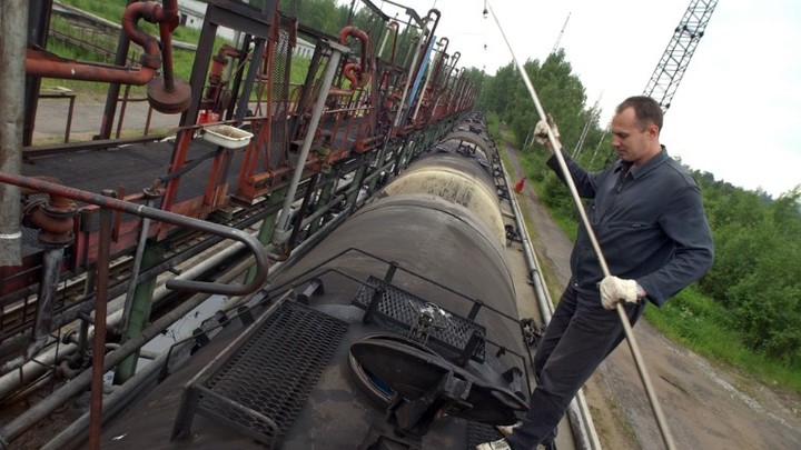 Поворот на Восток: Нефти не хватает трубопроводов, но русские вспомнили старый способ