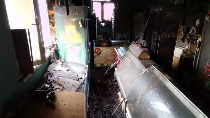 12-летняя школьница погибла в горящем магазине в Кузбассе