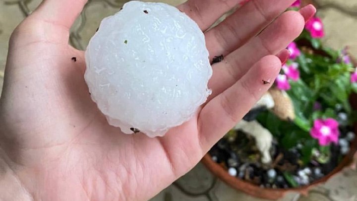 Крупный град обрушился на Апшеронский район