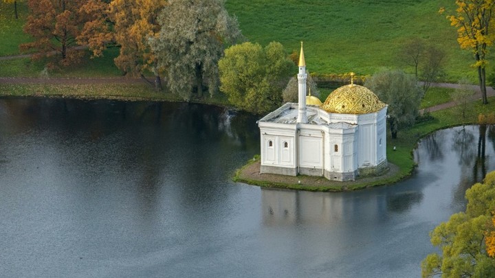 Трагедия в Царском Селе: Перевернулся понтон с людьми