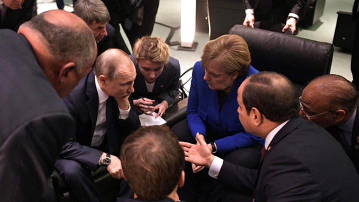 Потеряли Путина и растерялись: Психолог выставил «диагнозы» Макрону, Меркель и Джонсону в Берлине