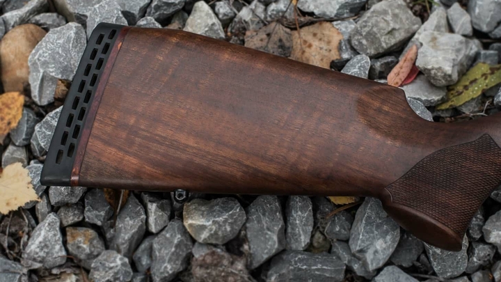 Житель Усть-Лабинска нашёл револьвер с патронами на кладбище