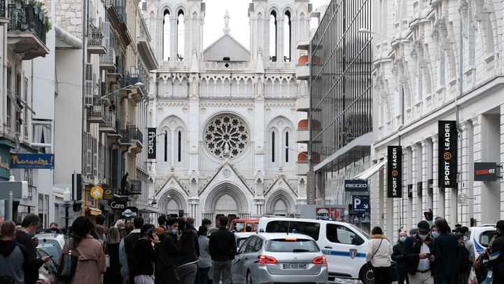 Жители Ниццы в ярости, Макрону выдан ультиматум: Нам это надоело! Не надо к нам приезжать