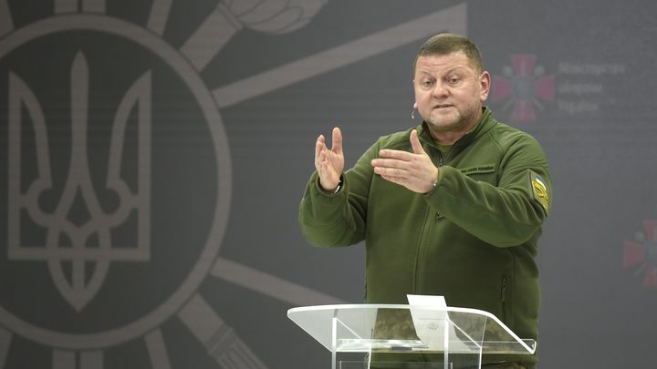 CNN: Зеленский принял решение по Залужному. Остались считанные дни