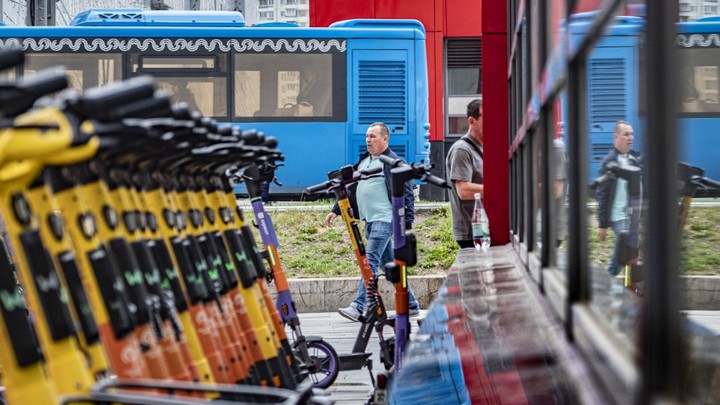 Самокатчикам грозят штрафы: Минтранс принимает меры