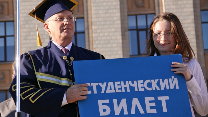 В Челябинске выпускники школ реже уезжают в столичные вузы В Челябинске выпускники школ реже уезжают в столичные вузы