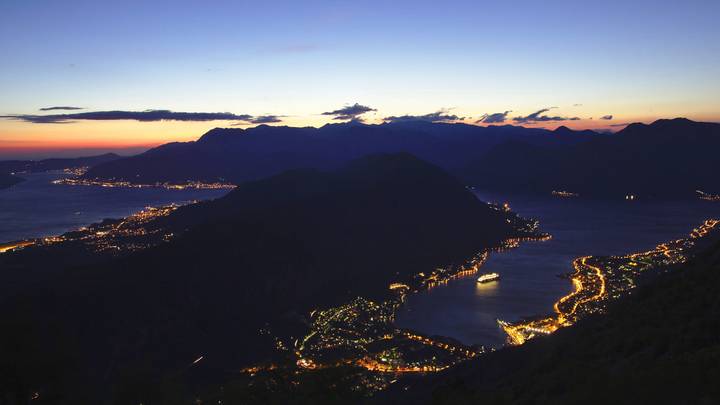 Черногория останется без туристов? Подгорица присоединилась к авиационному бойкоту России