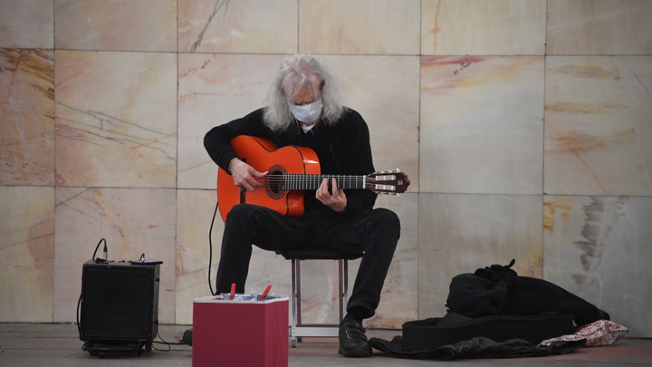 Увидимся в сентябре: Главврач коронавирусной Коммунарки назвал два варианта развития эпидемии