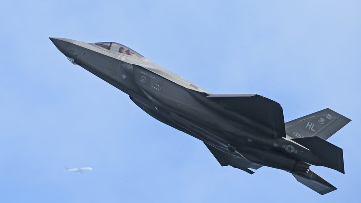 На что готовы США, чтобы впарить F-35: Военный эксперт раскрыл горькую правду