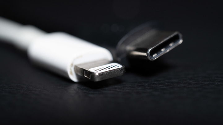 В Сочи вынесли приговор мужчине, из ревности задушившему супругу зарядкой от телефона