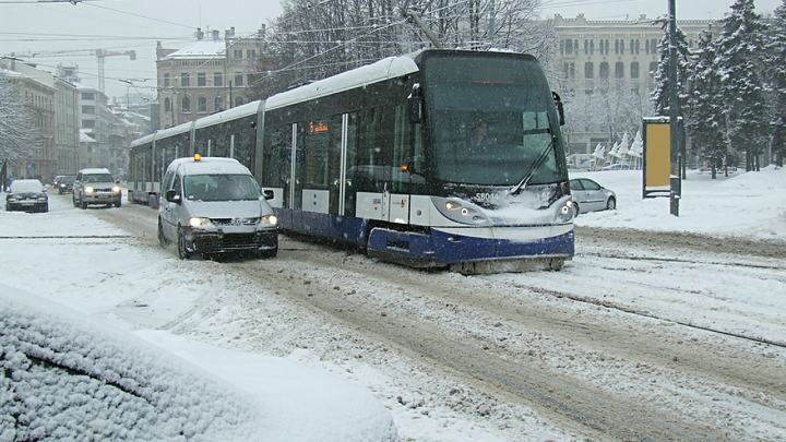 В Екатеринбурге из-за забывчивой дамы пришлось остановить движение трамвая