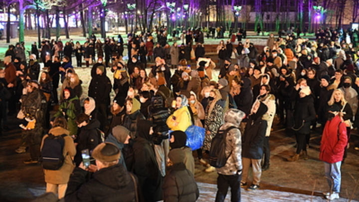 Сотни жителей Мюнхена вышли на протесты против поставок немецких танков Украине