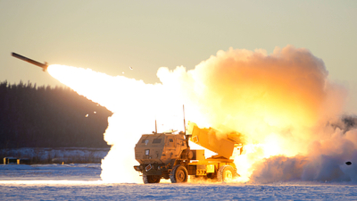 Украинская армия ударила из HIMARS по ЛНР - разрушено здание гостиницы в Стахановке