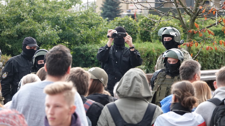 Навальный выводит детей на бунт, в Nexta тут же подпели: Будем вместе