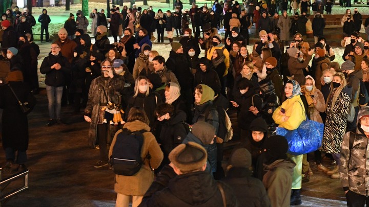 В Одессе протестующие перекрыли дорогу, требуя прекратить отключения света