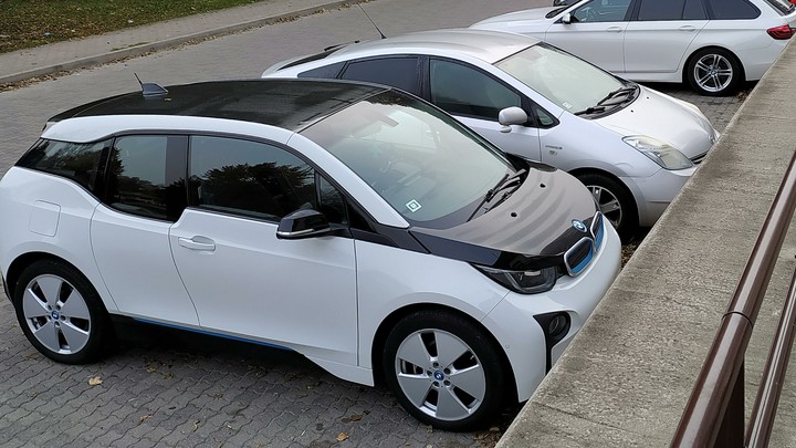 В Краснодарском крае парковки для электромобилей стали бесплатными