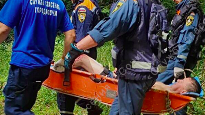 В Сочи семейная пара попала под камнепад в урочище реки Чудо-Красотка