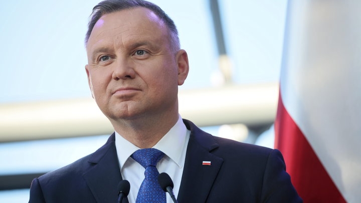 Лидер Польши Дуда бросил вызов Зеленскому: “Нам нужна правда”