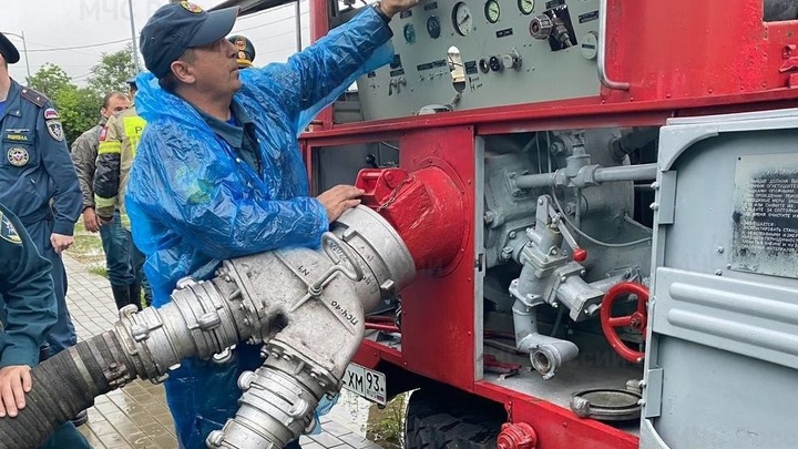 После разгула стихии и подъёма грунтовых вод снова подтопило дома жителей в Лабинском районе