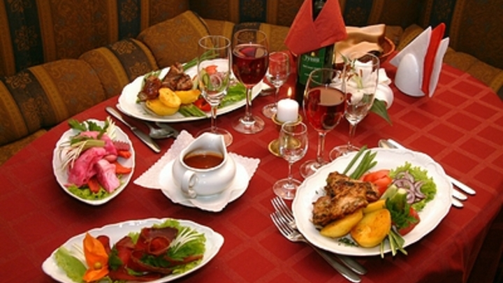 Обращайте внимание на сытость: Предновогодние советы диетолога