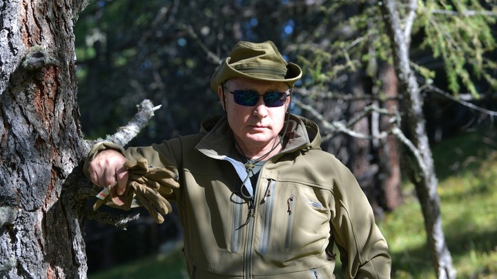 Путин ушёл в тайгу с Шойгу. Песков отказался рассекречивать место