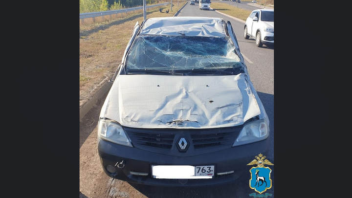 В Самаре две девочки пострадали при опрокидывании легковушки