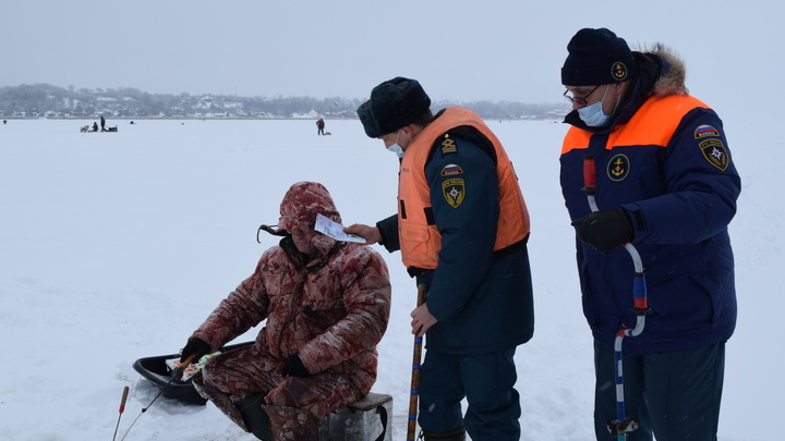 Толщина льда на Волге в Ивановской области - 40 сантиметров