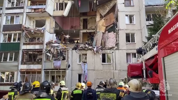 На месте взрыва в Балашихе погибли два спасателя при повторном обрушении: МЧС
