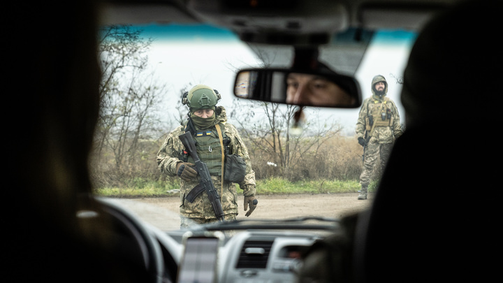 Украинские заградотряды стреляют в спины, борясь с бегством ВСУ - источник