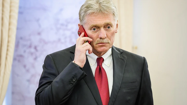 Песков: Россия и США поддерживают постоянный диалог