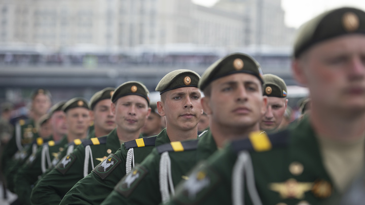 И было 2 патрона: На кого была направлена провокация на параде