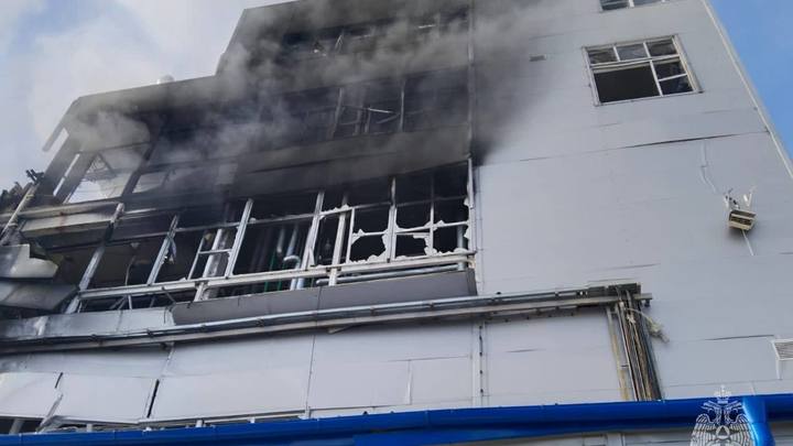 Названа возможная причина пожара на заводе в Шахтах 17 января 2024