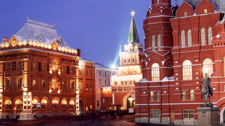 Россия возвращает себе статус Империи, и русские одобряют этот путь