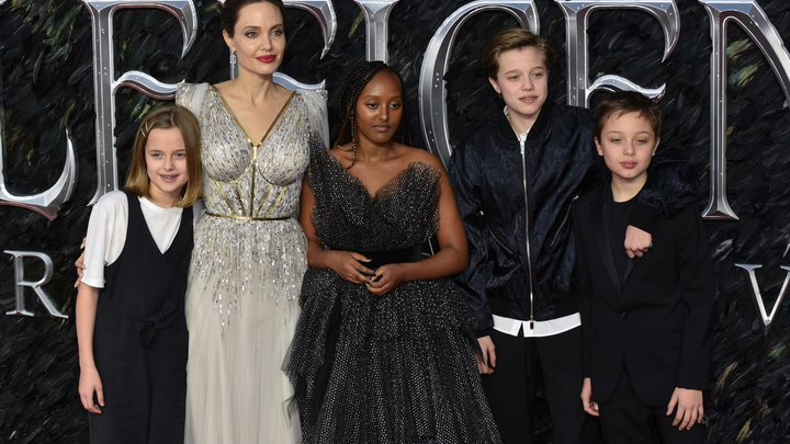 Их нравы: Уже второй ребёнок Анджелины Джоли и Брэда Питта собирается сменить пол