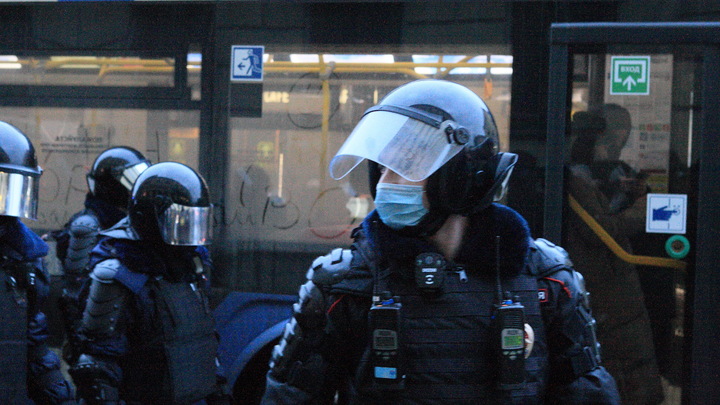 Силовики начали обыски у редактора уральского издания, оштрафованного за дискредитацию армии