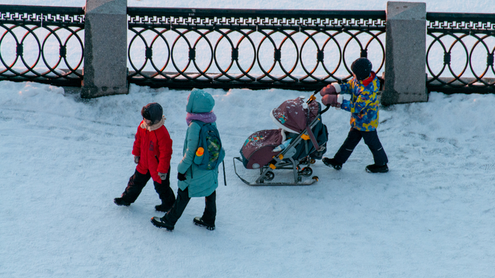 Сколько детей? Многодетная семья становится трендом в России