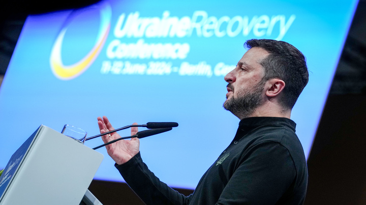 Перелом на Украине ожидается к концу 2024-го: Зеленский будет умолять, стоя на коленях?