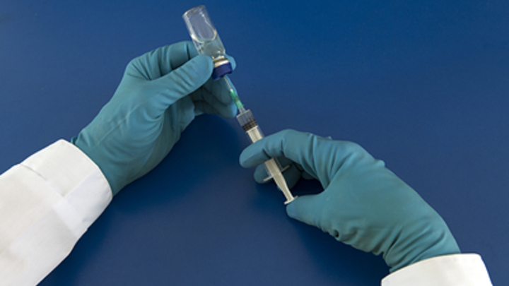 Роспотребнадзор заявил о безопасности и эффективности вакцины «ЭпиВакКорона»