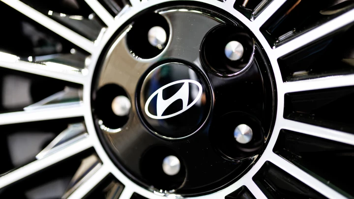 SHOT: Hyundai сломался через 3 недели после покупки, а салон отказывался вернуть деньги