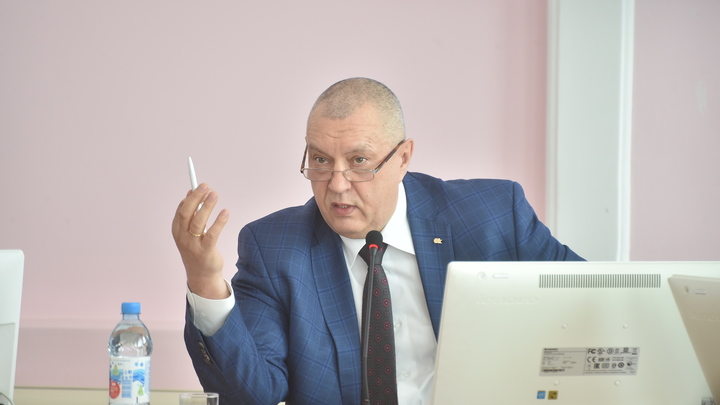 Всегда проигрывал нашему городу: Депутат из Омска раскритиковал дороги в Новосибирске