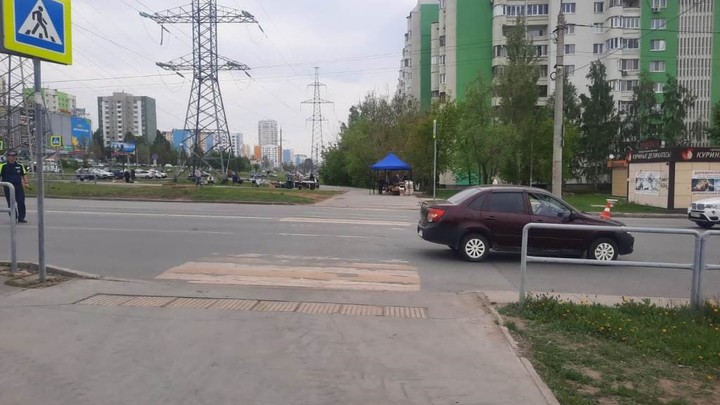 В Самаре мальчик на самокате попал под колёса Лады