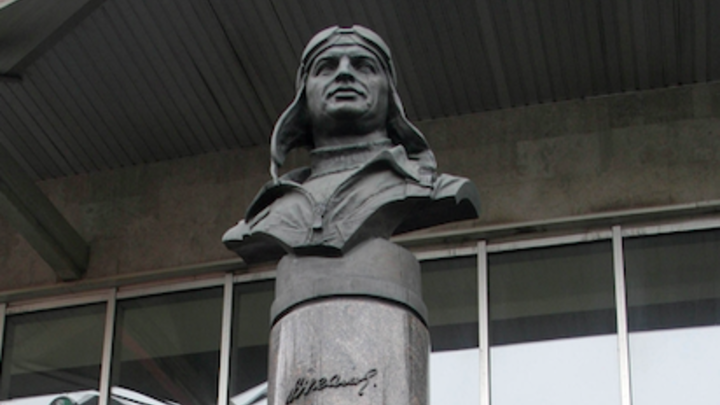 Доллар застилает всё. Почему правнучка Героя Чкалова призвала сбросить ядерную бомбу на Москву