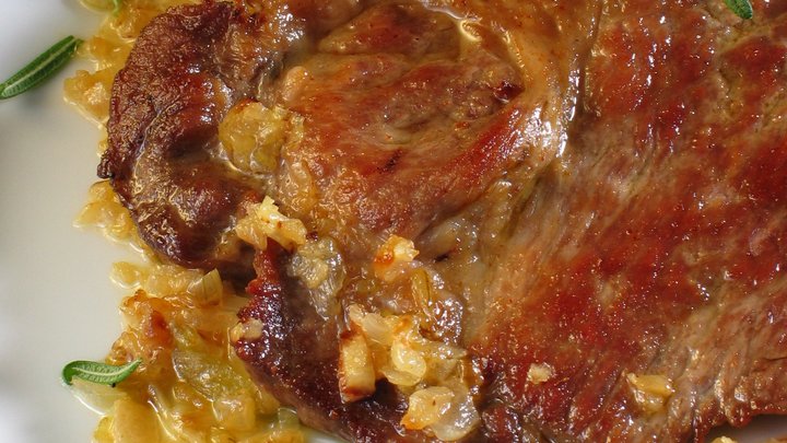 В саратовском ресторане «Брудершафт» мужчина подавился куском мяса и умер